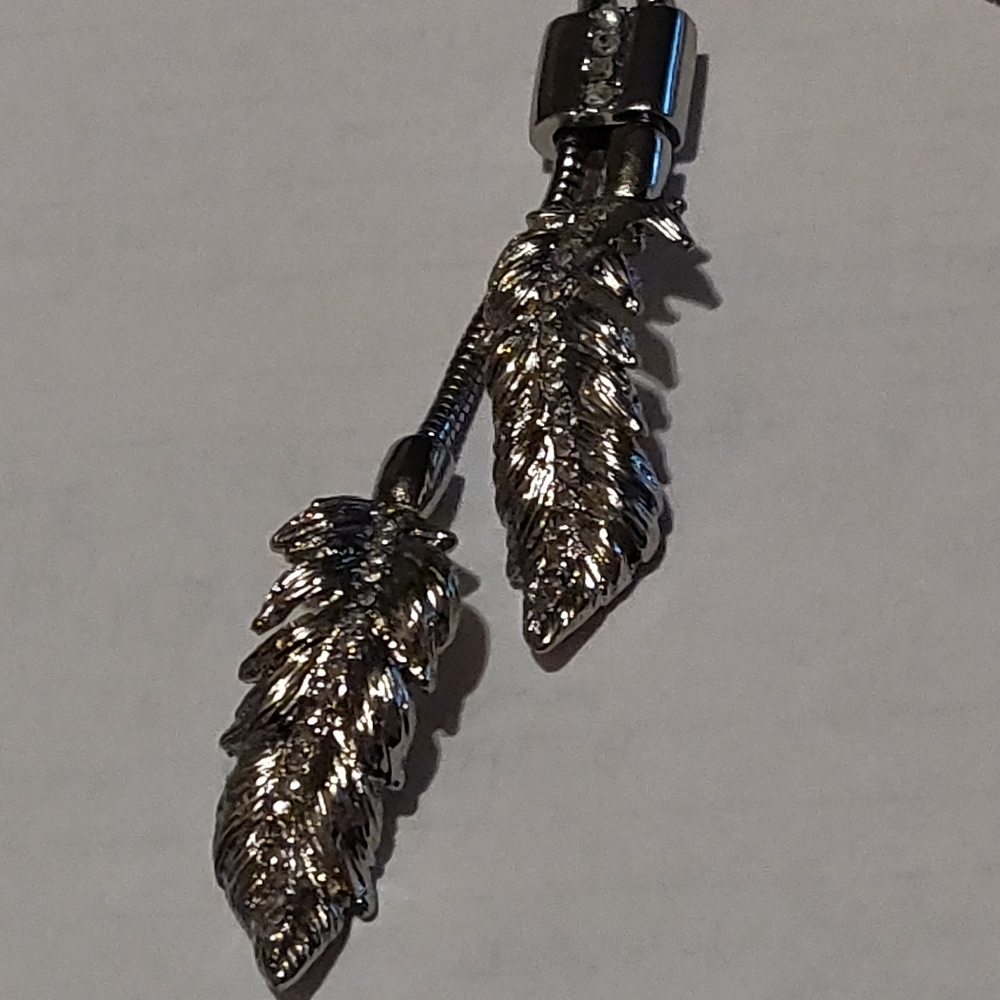 Jewelry - Picture 3 of 4